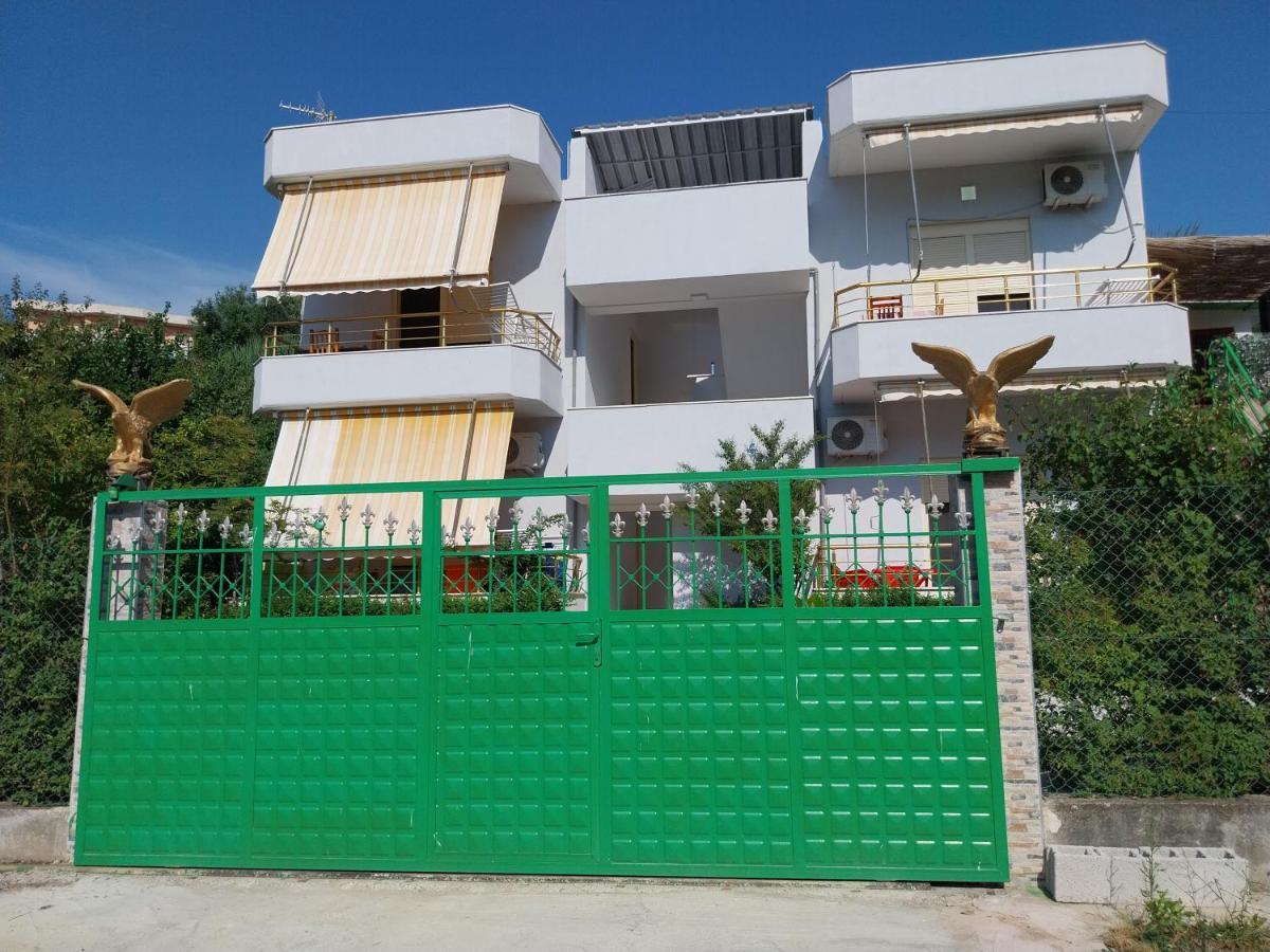 Brahimaj Appartament Vakantiehuis *